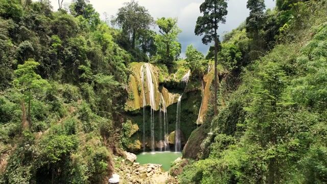 Waterfall, jungle, halong bay - Quankawa